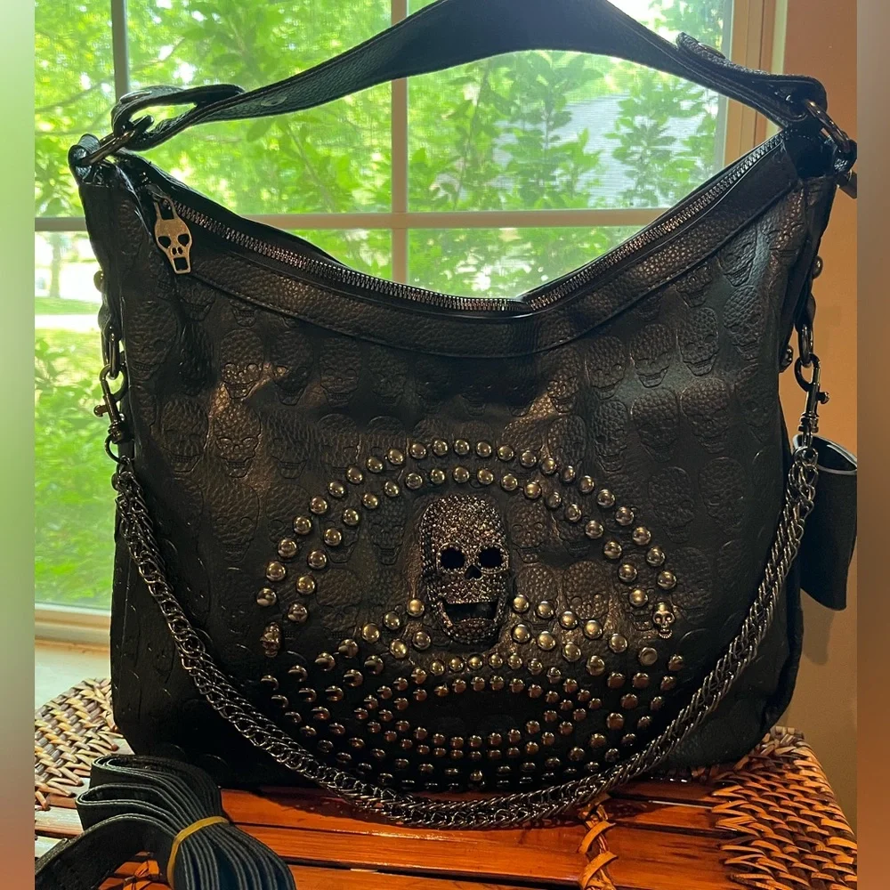 NWT Skull and Punk Rivet Bling Faux Leather Shoulder Style Tote Bag w/ Chains - Picture 13 of 16